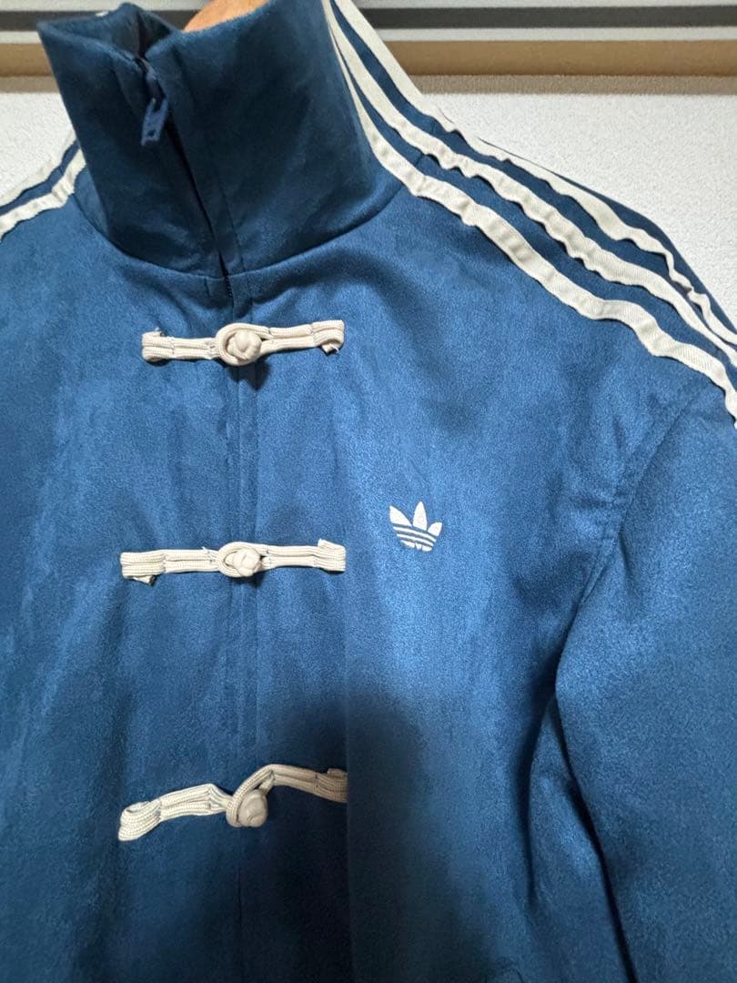 海外限定　巳年　adidas トラックジャケット