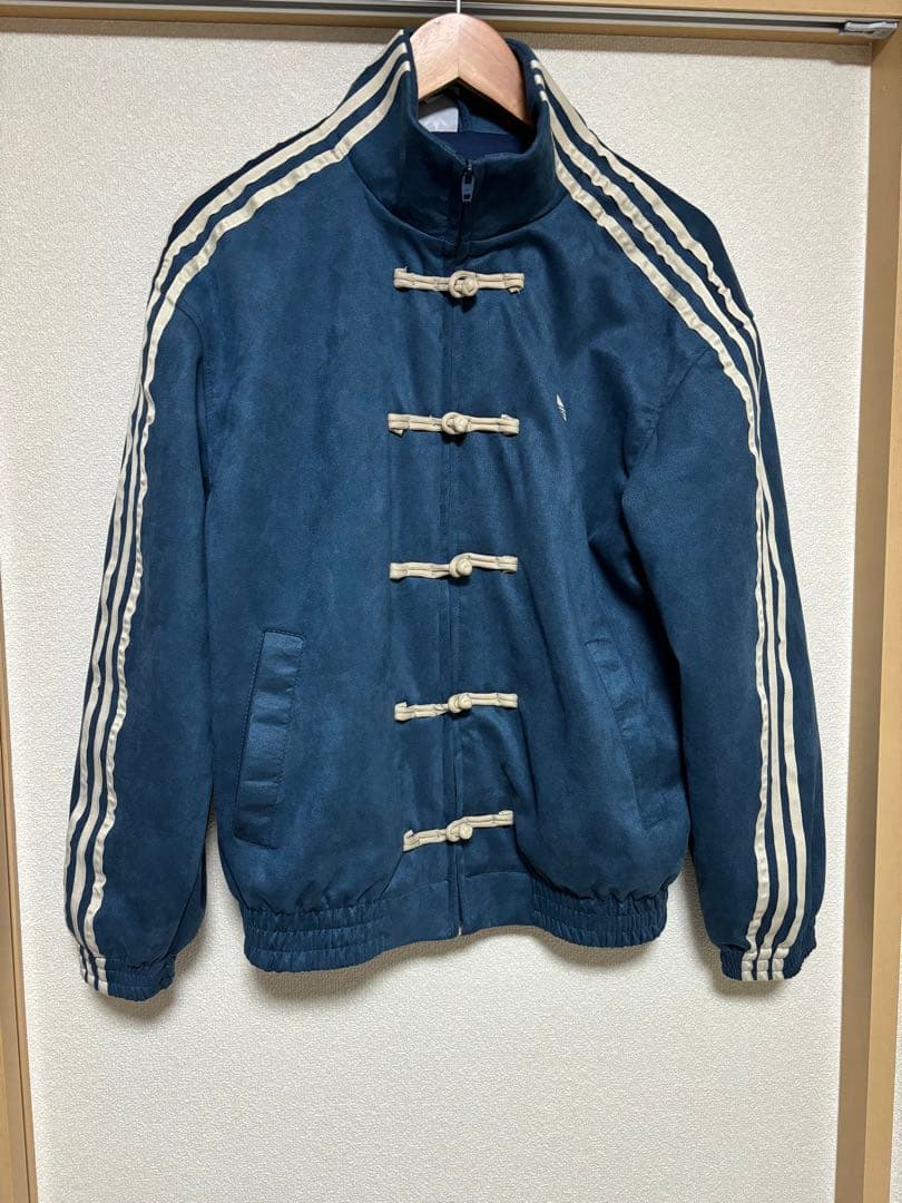 海外限定　巳年　adidas トラックジャケット