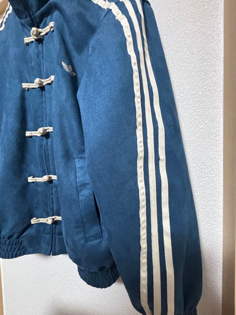 海外限定　巳年　adidas トラックジャケット