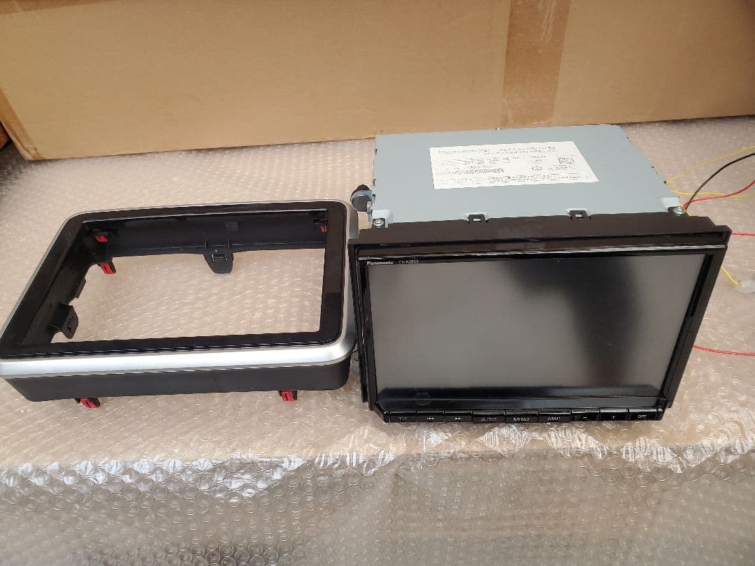 N*N様 スズキ純正　 8インチ　cn-rz853　本体　パネルセット　オーディ