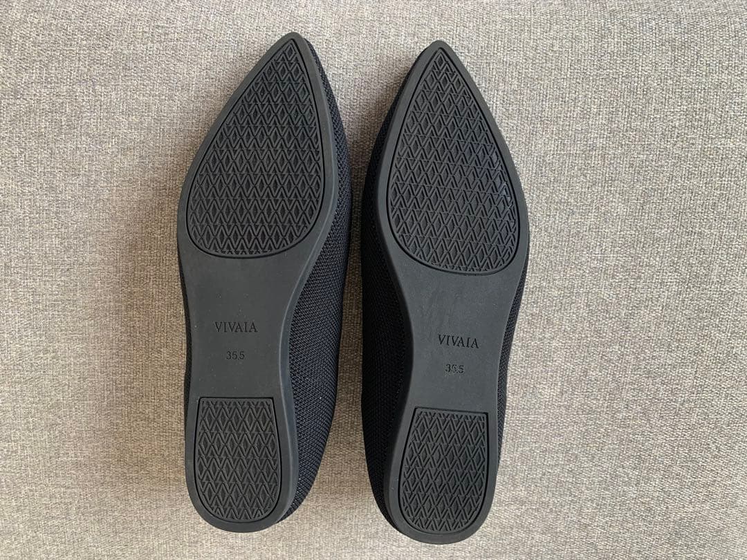 VIVAIA ブラック フラットシューズ ポインテッドトゥ