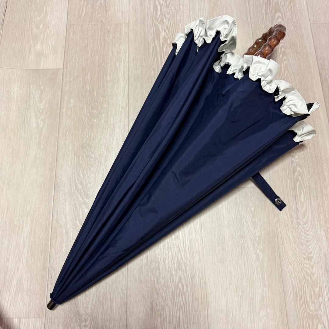 【芦屋ロサブラン】2段折り フリル 曲がり竹手元　ネイビー×アイボリー