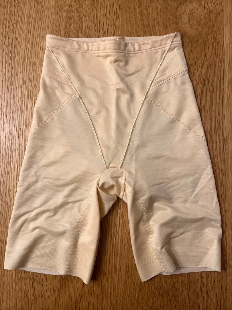 ブライダルインナー　フォーシスアンドカンパニー FOURSIS&CO.