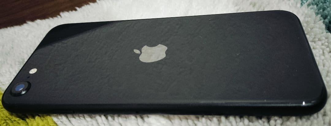 iPhone se 第2世代 128GB 本体 ブラック バッテリー96％ 美品