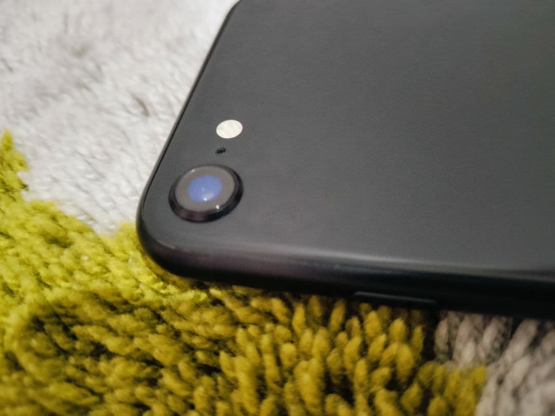 iPhone se 第2世代 128GB 本体 ブラック バッテリー96％ 美品