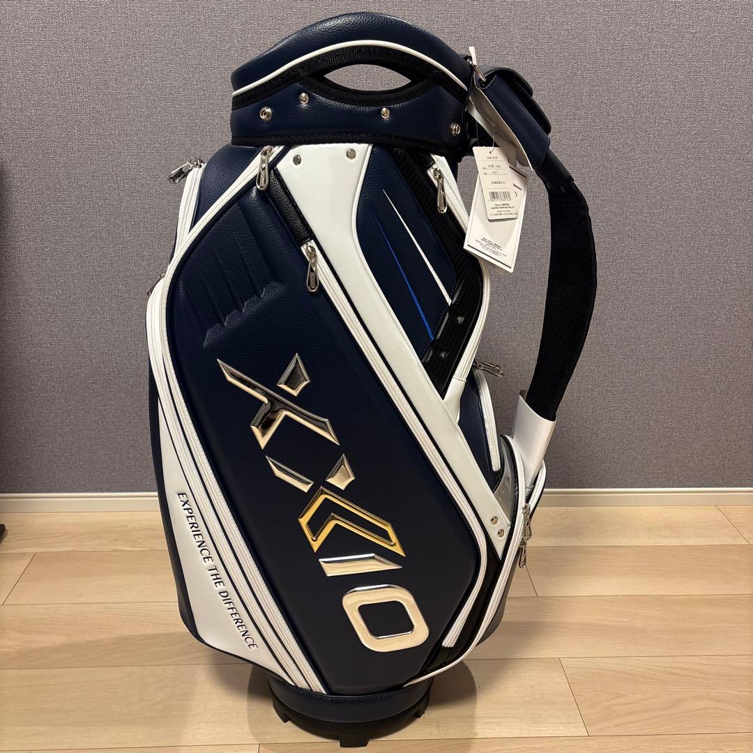 【新品未使用】ゼクシオキャディバッグプロレプリカ9.5型3.9kg