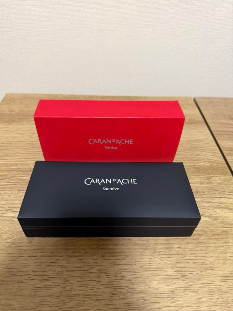 CARAN D'ACHE ボールペン シルバー