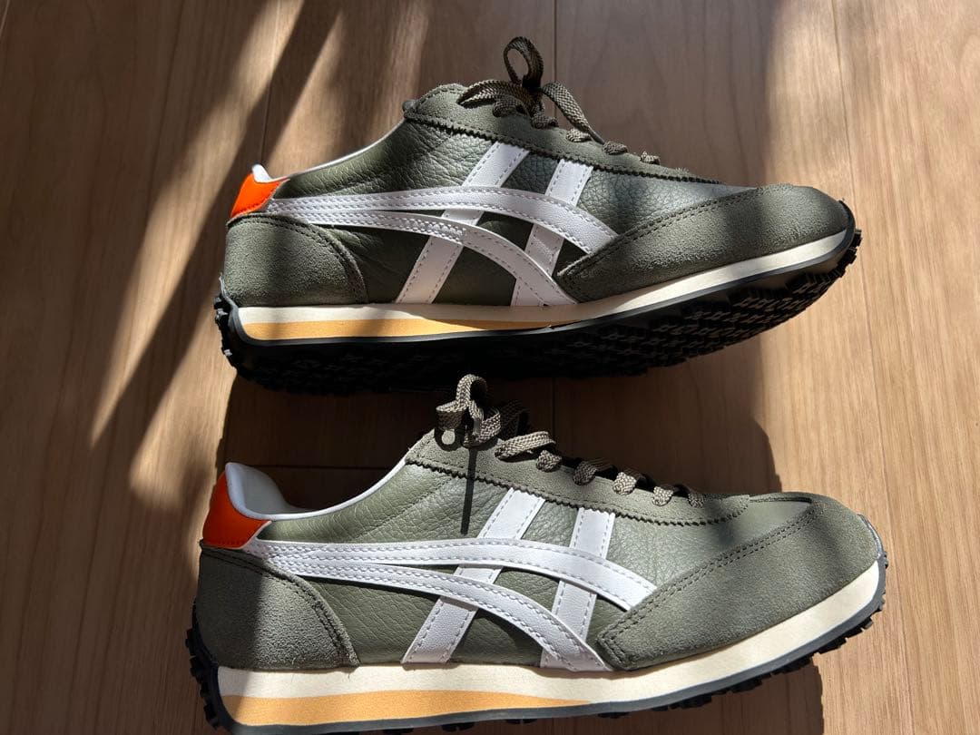 Onitsuka Tiger オリーブ スニーカー