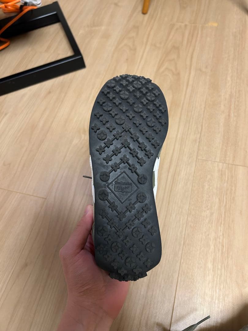 Onitsuka Tiger オリーブ スニーカー