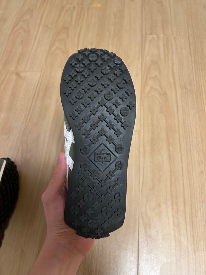 Onitsuka Tiger オリーブ スニーカー