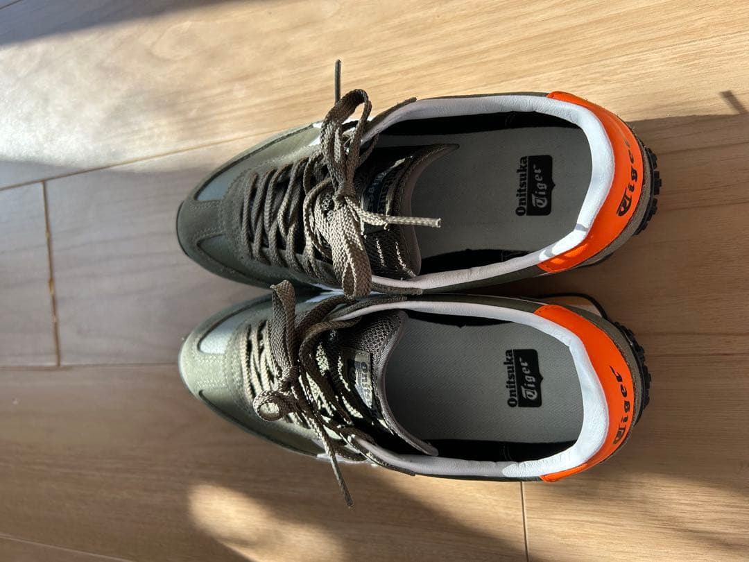 Onitsuka Tiger オリーブ スニーカー