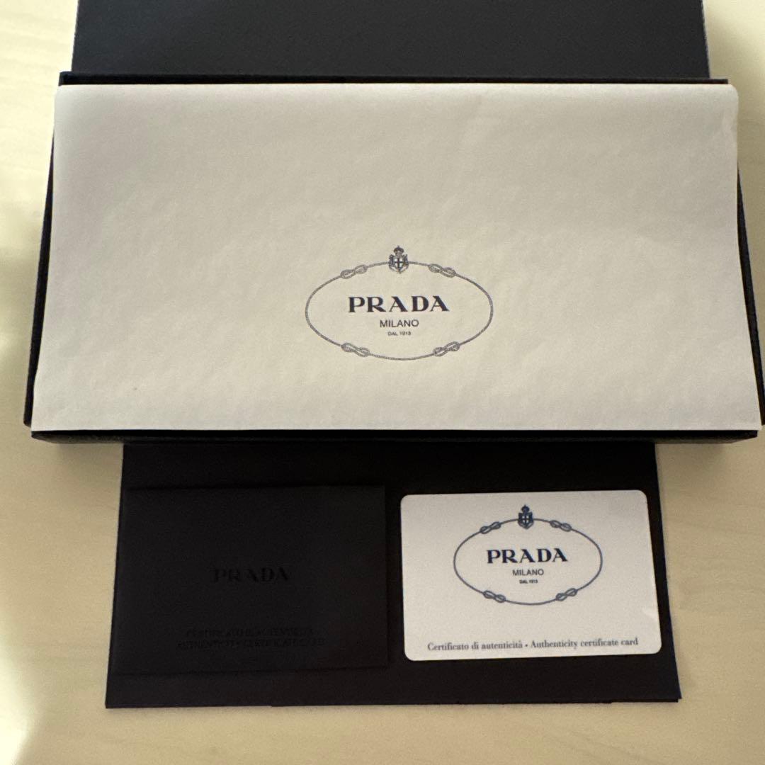 ケン　　PRADA サフィアーノレザー 長財布 ブラック