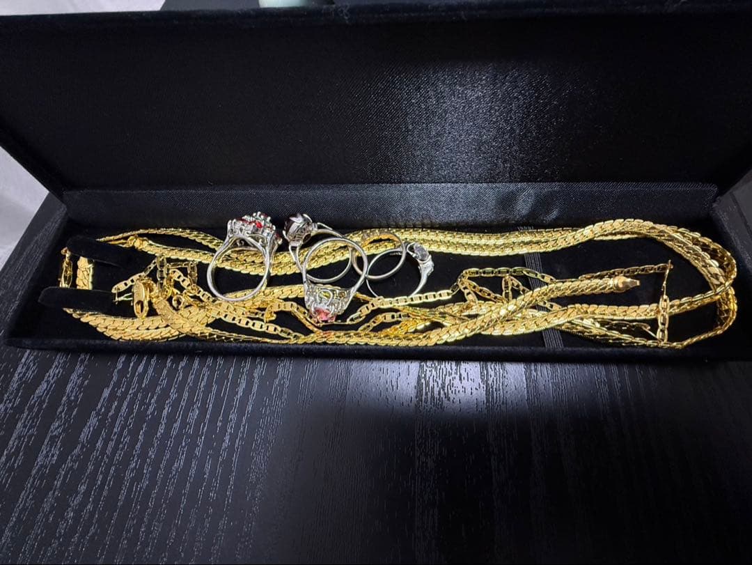 遺品整理 750、18K刻印アクセサリー含むまとめ売り