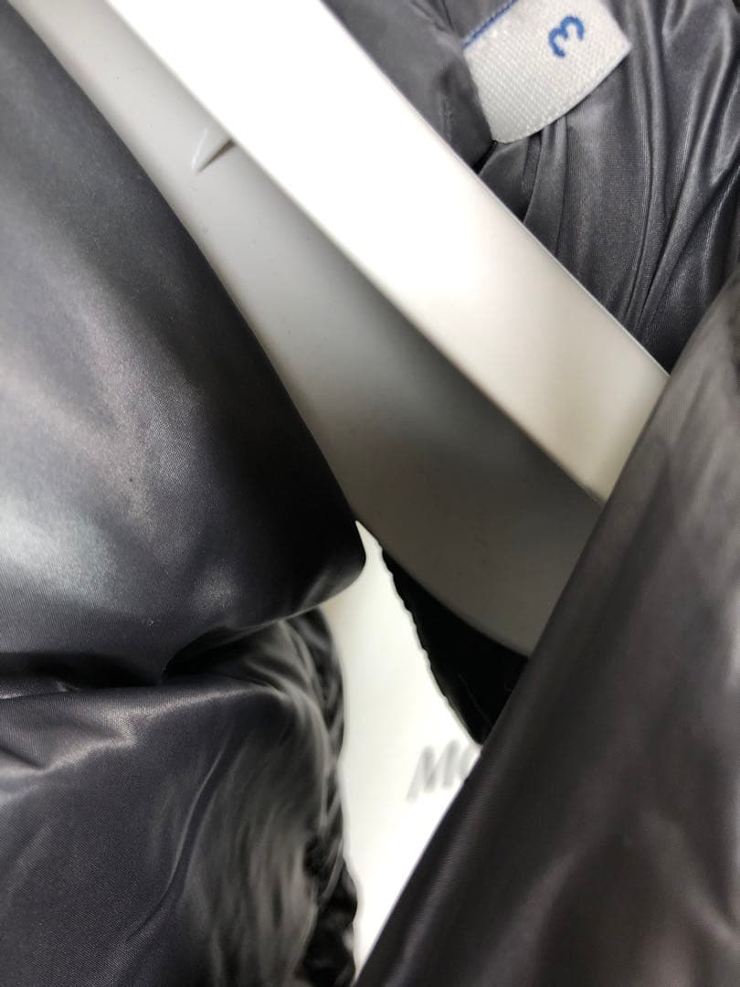 MONCLER フード付　ブラック　メンズ　ダウンベスト　XL 3 モンクレール