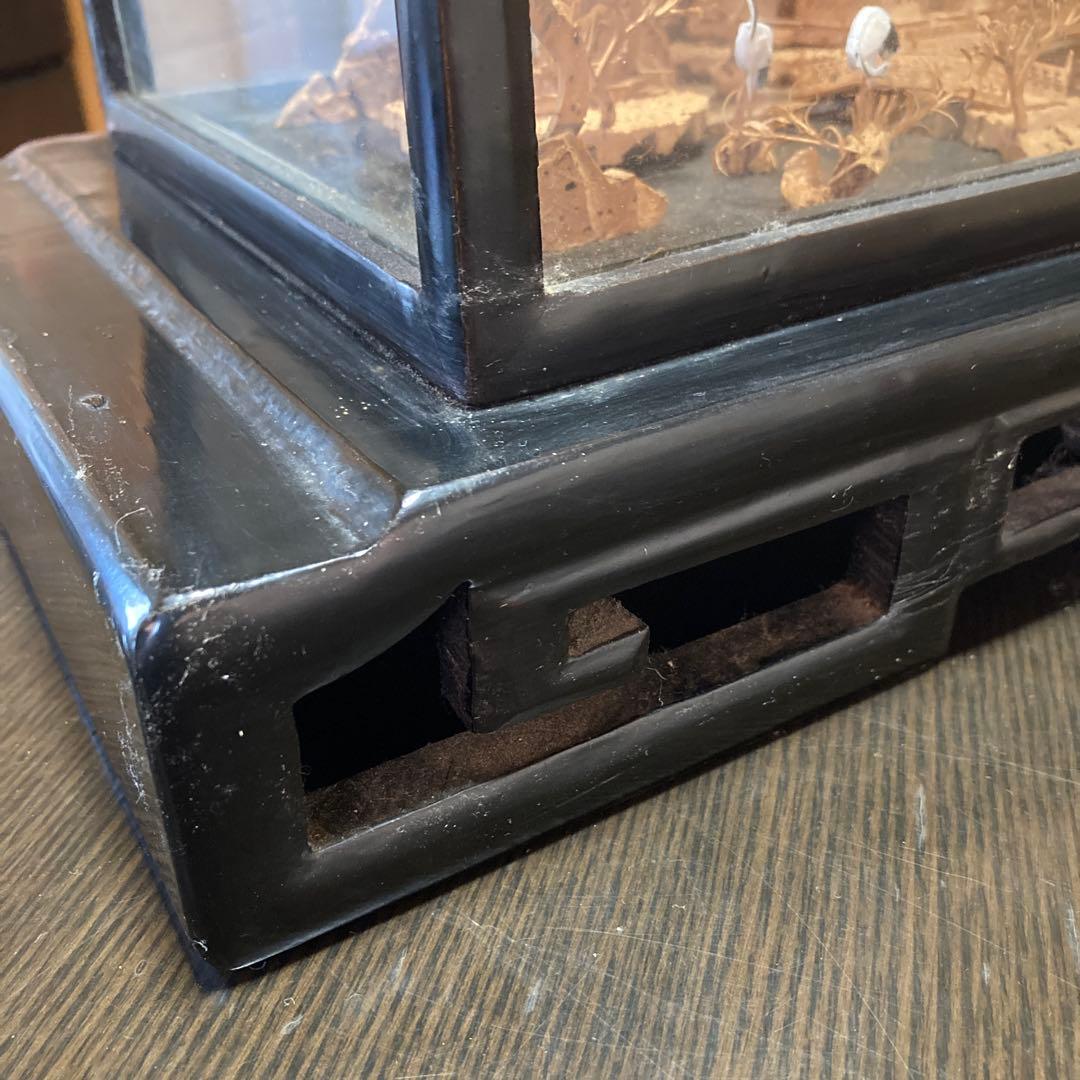 中国軟木画　コルク細工　工芸品　ガラスケース入り　置物　松　鶴　中国庭園