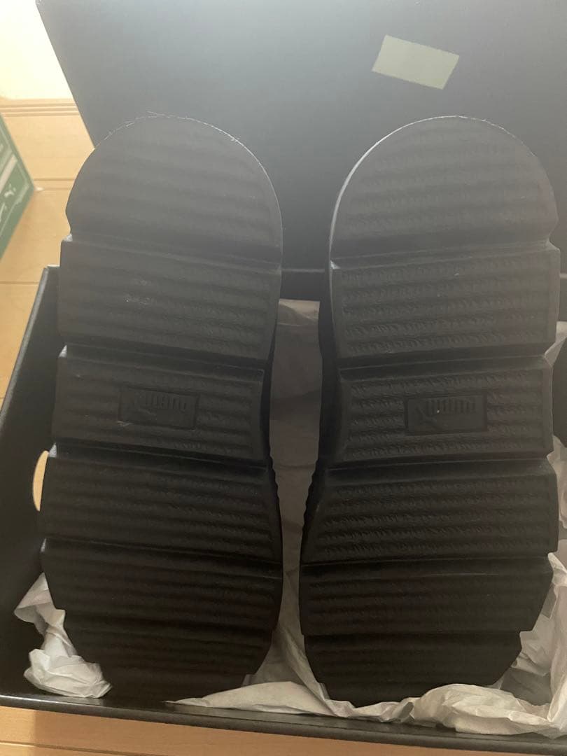 ララ　PUMA FENTY リアーナ　新品未使用