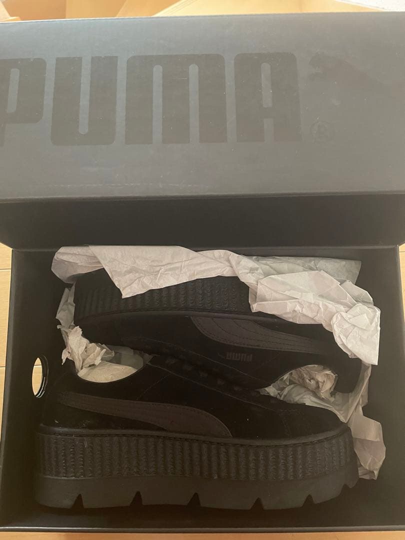 ララ　PUMA FENTY リアーナ　新品未使用