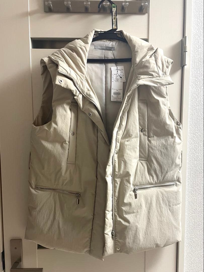 新品タグ付未使用(難あり)24AW セオリーリュクスダウンフェザーベスト38