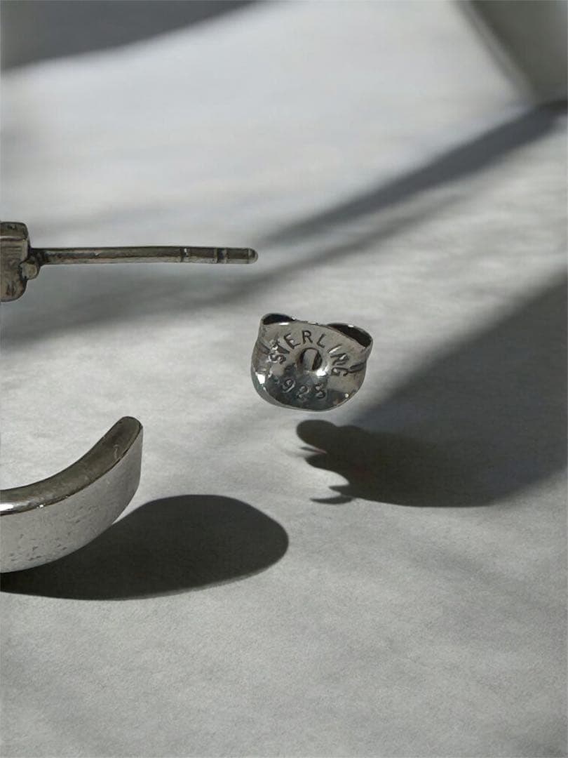 ☆A&G シルバー925 クロスモチーフピアス片耳☆ 新品・希少 即落札 即発送