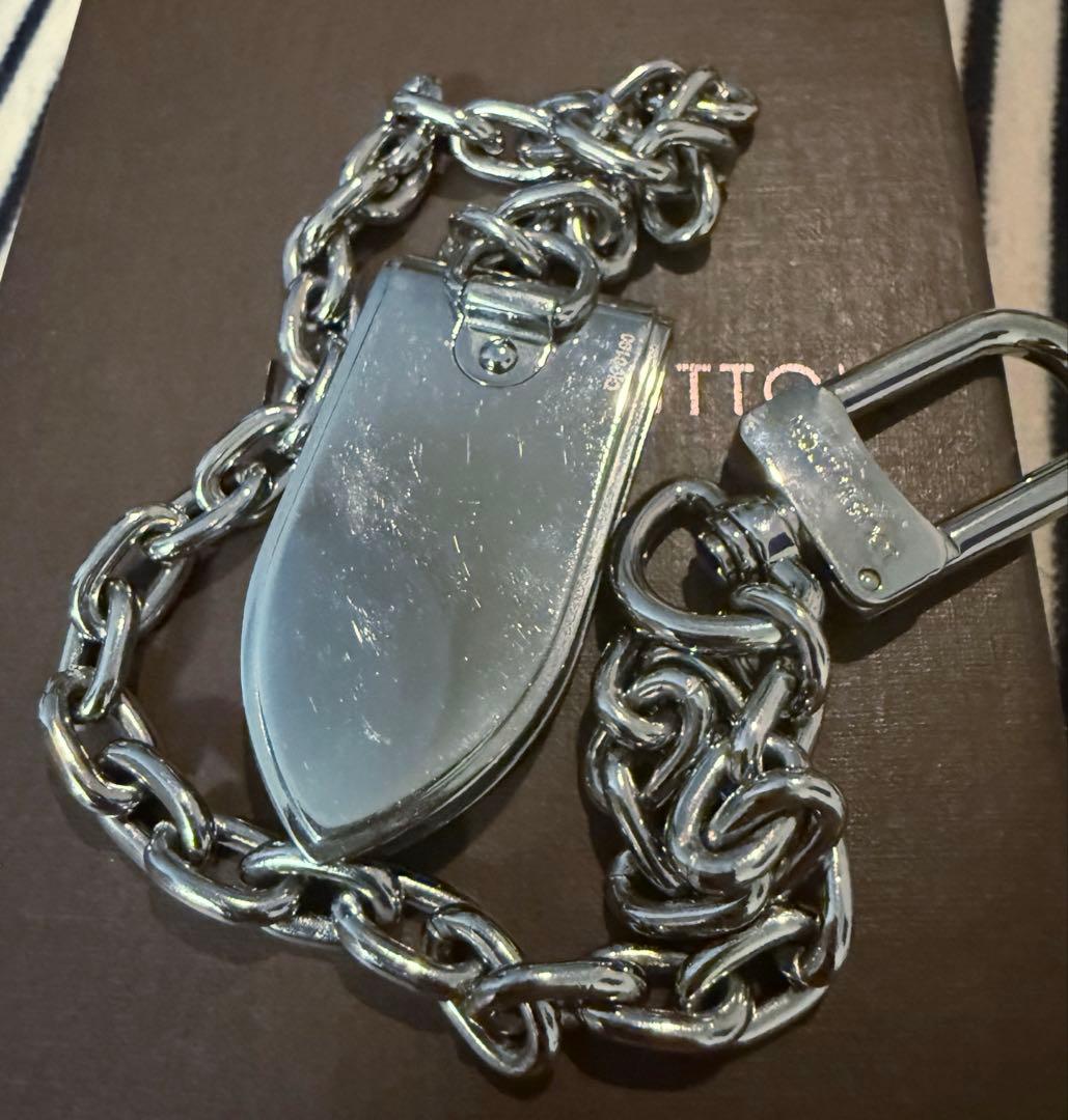 LOUIS VUITTON チェーン付きマネークリップ