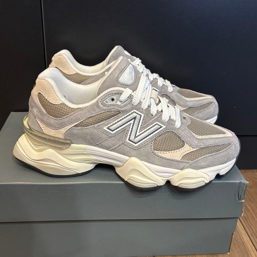 【新品未使用】ニューバランス U9060LBA 24.5cm