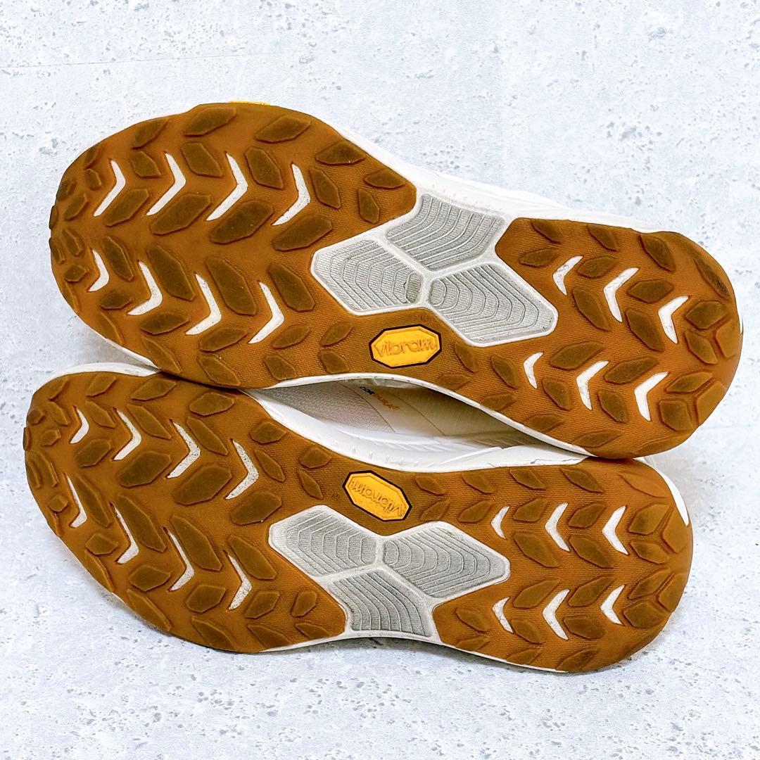 美品 ホカオネオネ トランスポート ランニングシューズ ビブラム 25 ベージュ