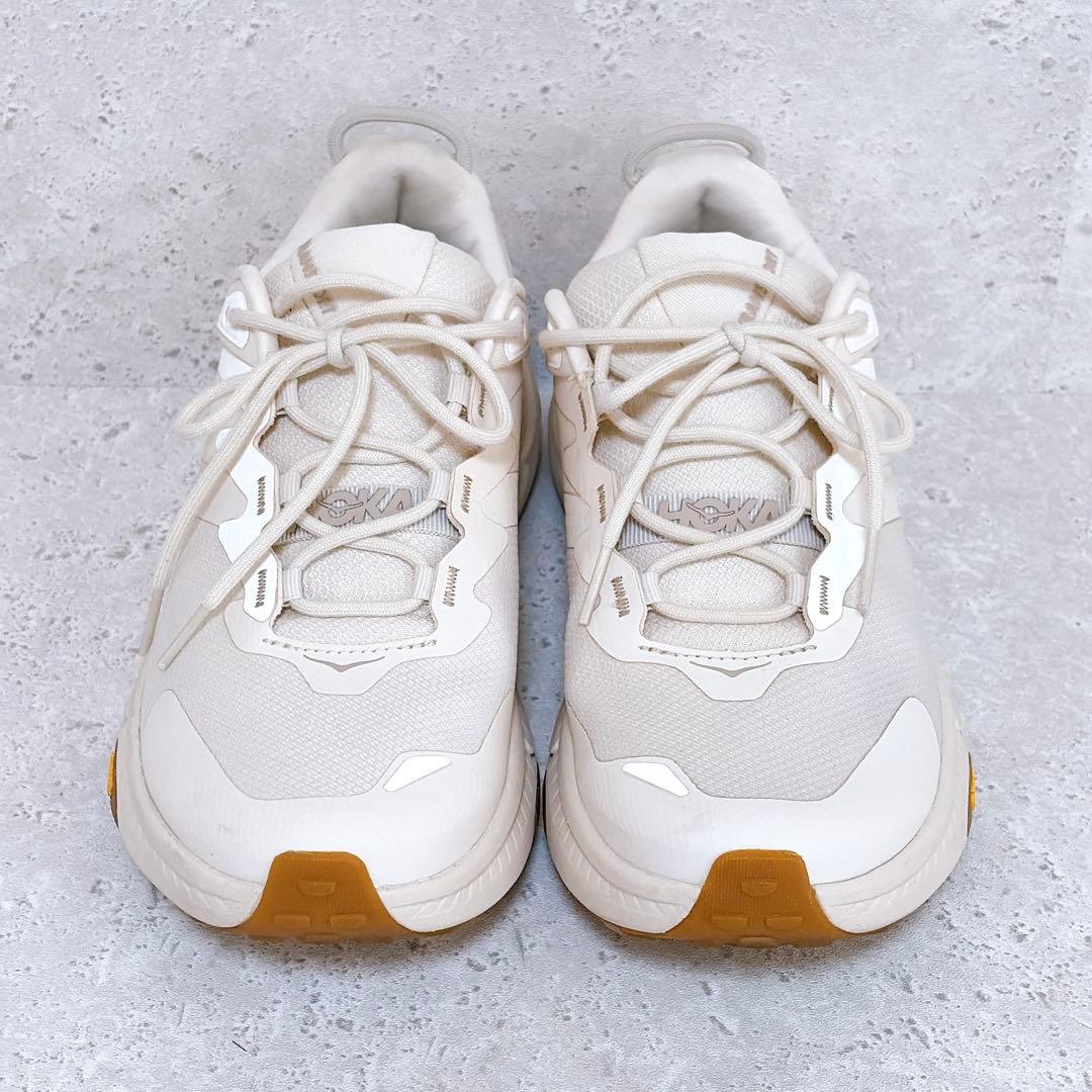 美品 ホカオネオネ トランスポート ランニングシューズ ビブラム 25 ベージュ