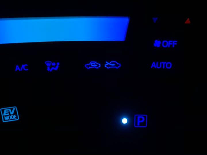 【送料無料】30プリウス　後期　エアコンパネル　シフトパネル　LED打ち替え済み