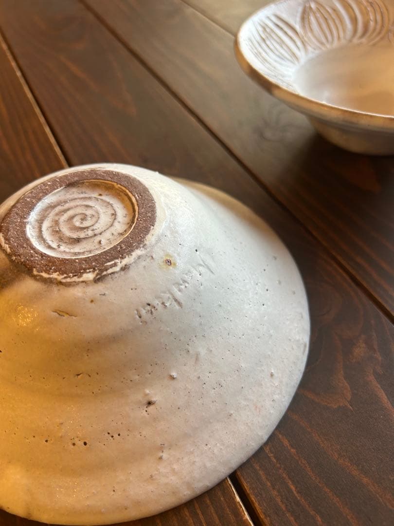 村上直子さん　人気のホワイト帽子鉢