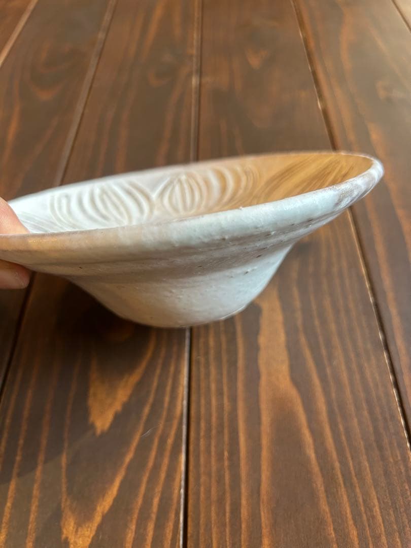 村上直子さん　人気のホワイト帽子鉢