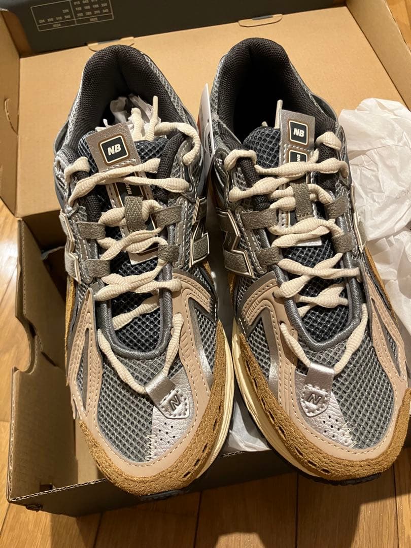 新品未使用　ニューバランス　U1906AA 24cm