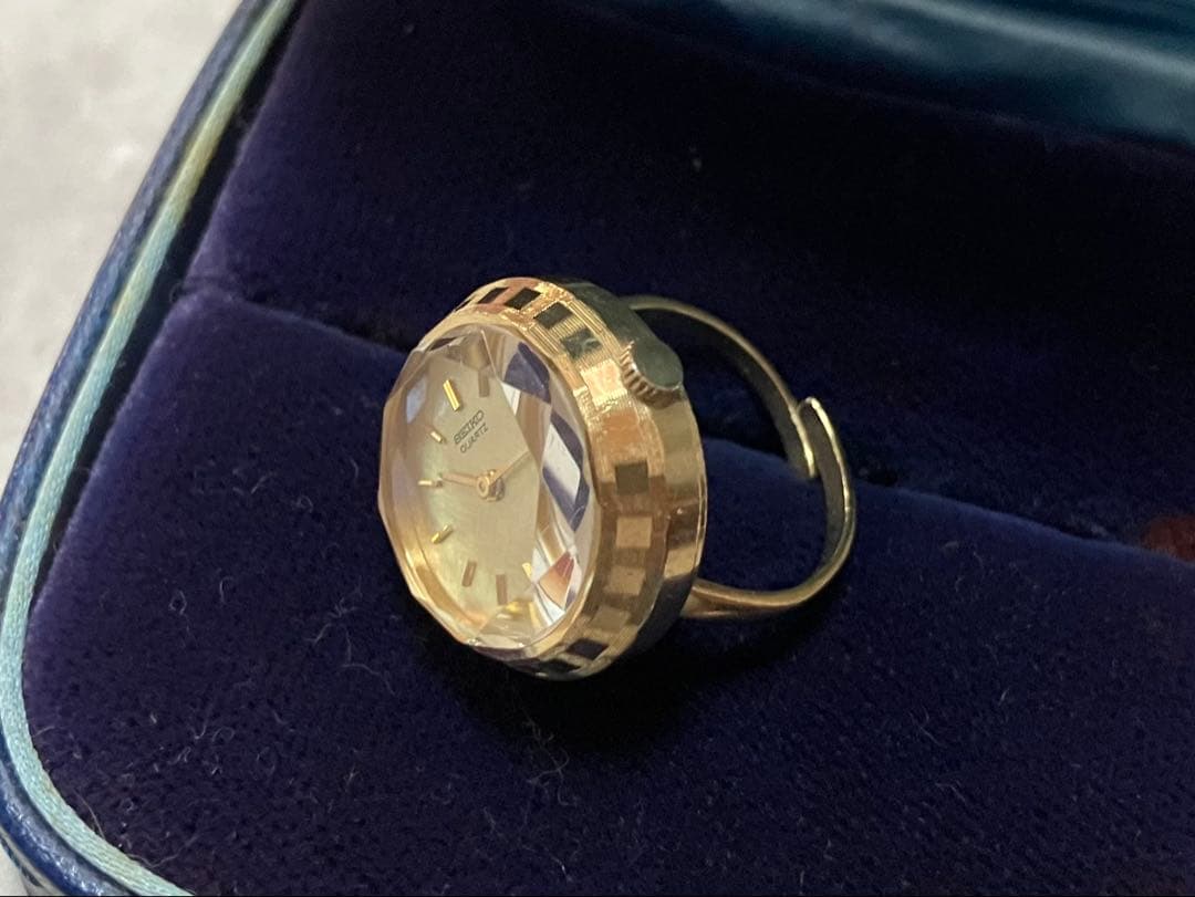 綺麗な稼働品❗️SEIKO QUARTZ/セイコーカットガラスリングウォッチ