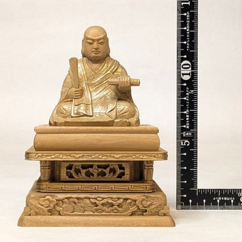【さらに値下げ・新品】 日蓮聖人　金泥　上彫　総高さ約23.5㎝　楠　日蓮宗