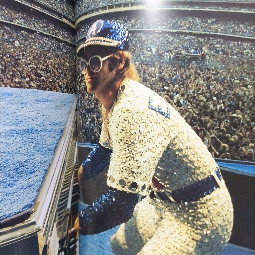 洋書 CELEBRITY: The photographs of T.O'NEILL