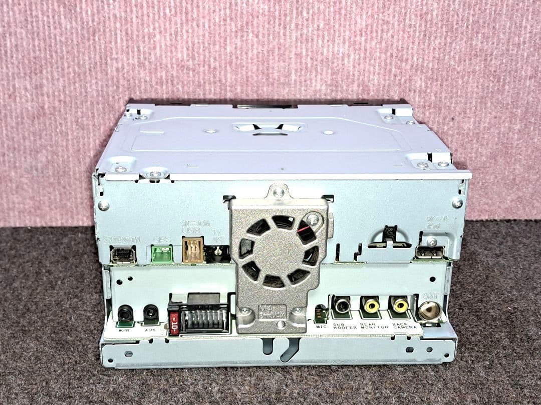 ★カロッツェリア AVIC-RZ300 DVD再生・ワンセグTV★動作良好