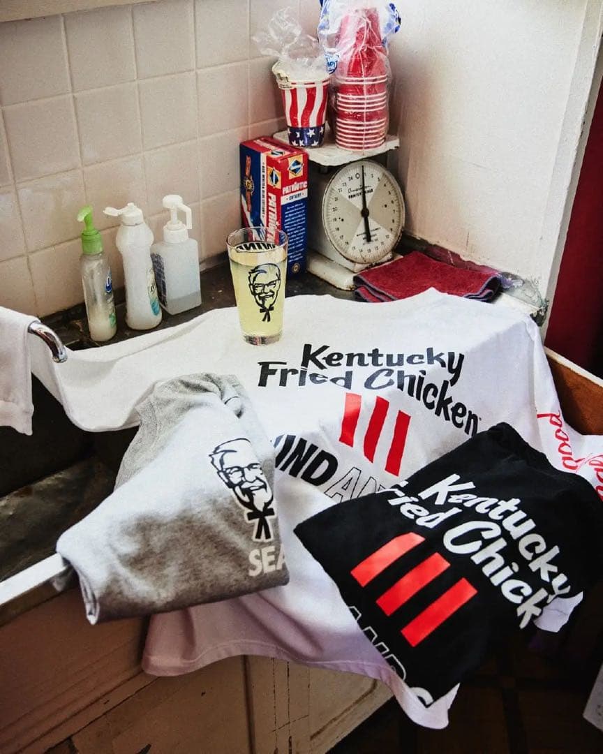 ケンタッキー　ウィンダンシー コラボロングスリーブ Tシャツグレー