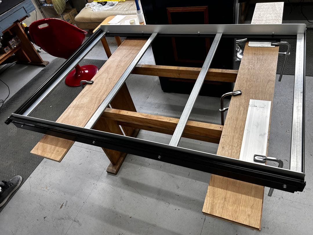 ウォーリアハイエーススライドフロア引手ポール、左右アルミ