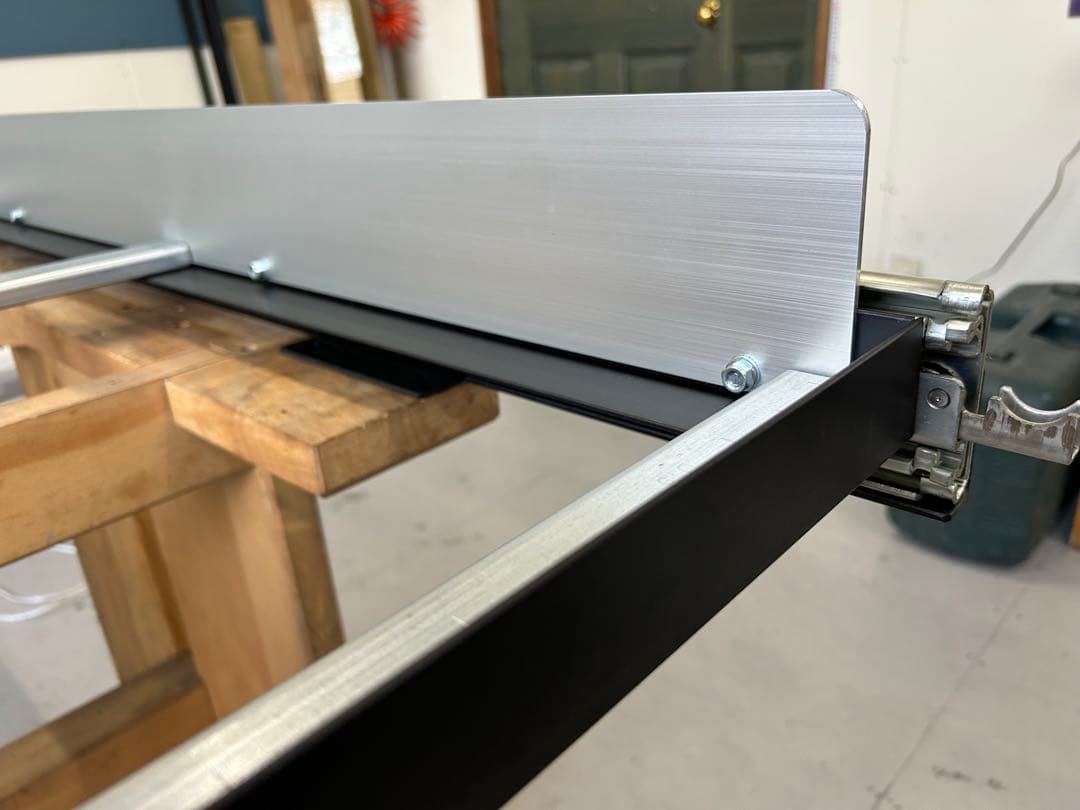 ウォーリアハイエーススライドフロア引手ポール、左右アルミ