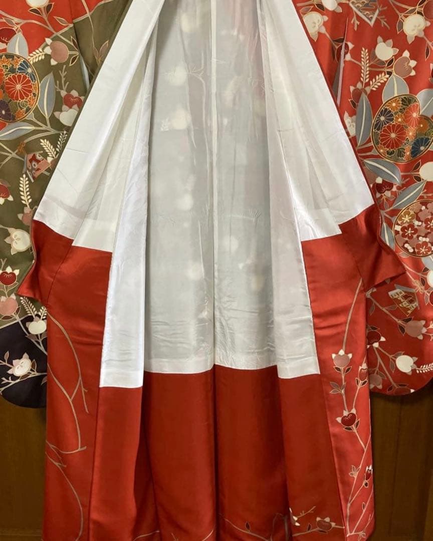 花柄振袖 赤・緑・黒 付属品付き