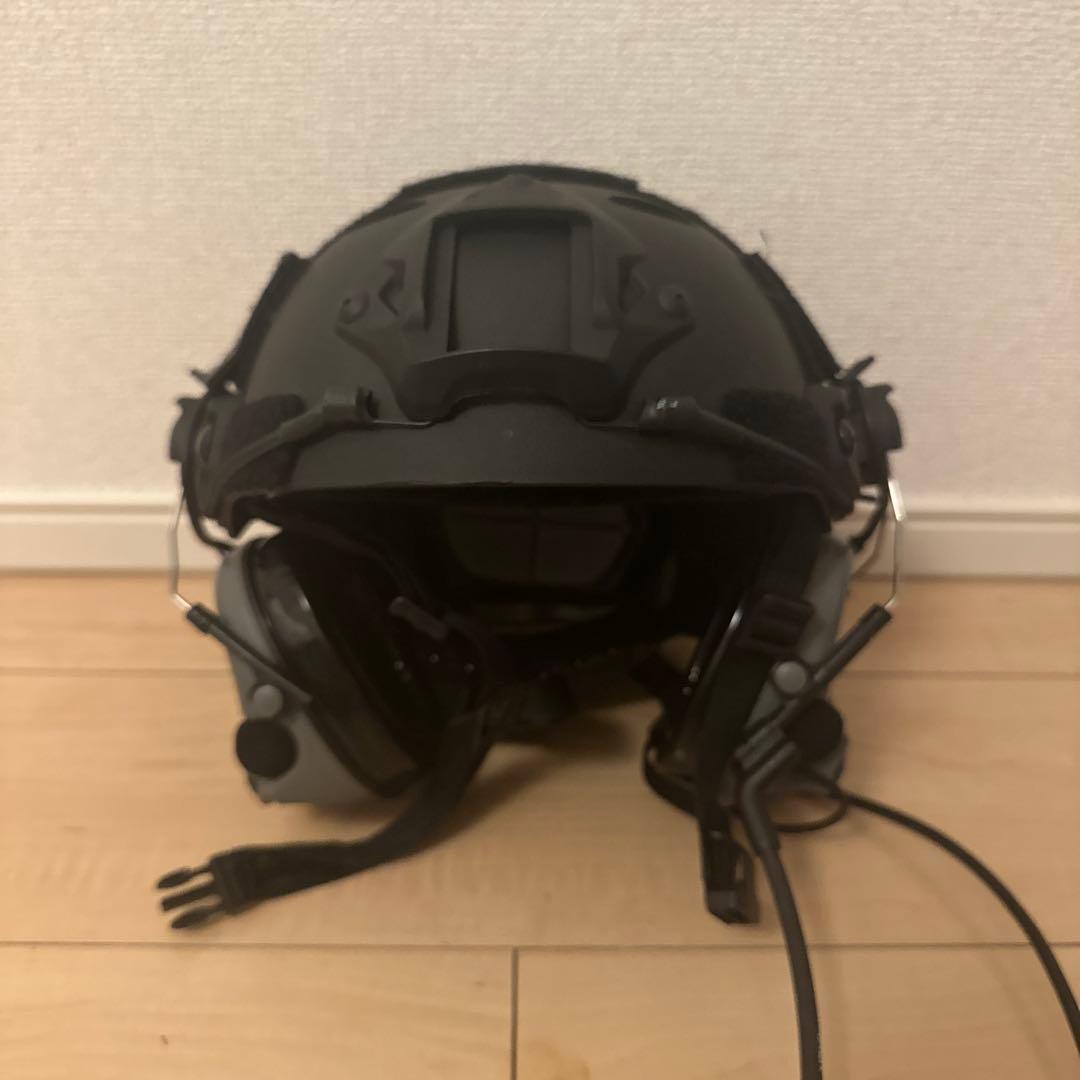 サバゲー引退品　(ベスト、上下、ヘルメット、インカム、ヘッドセット、マーカー)