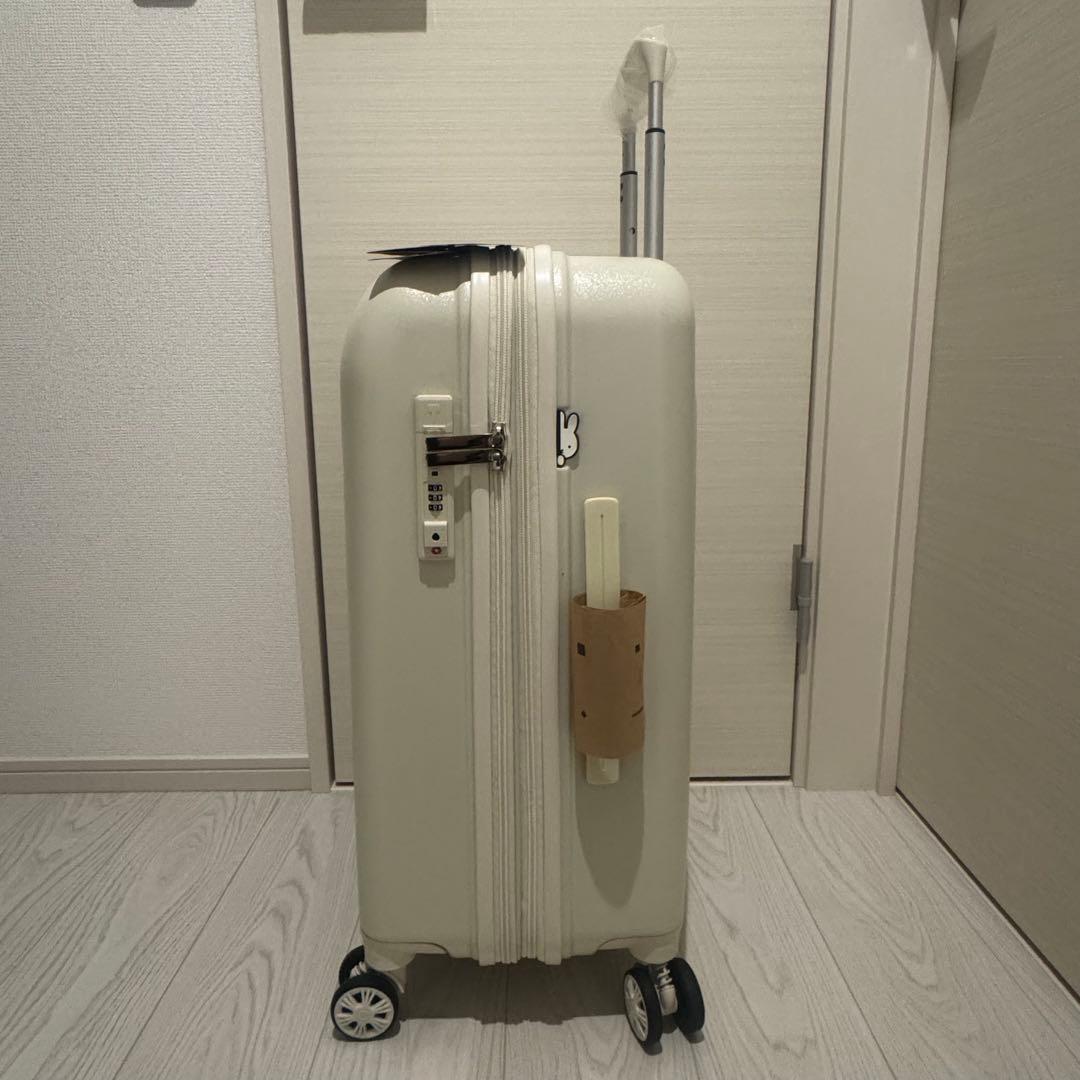 ま*ん様 HAPITAS キャリーケース 30L ミッフィー HAP2249-4