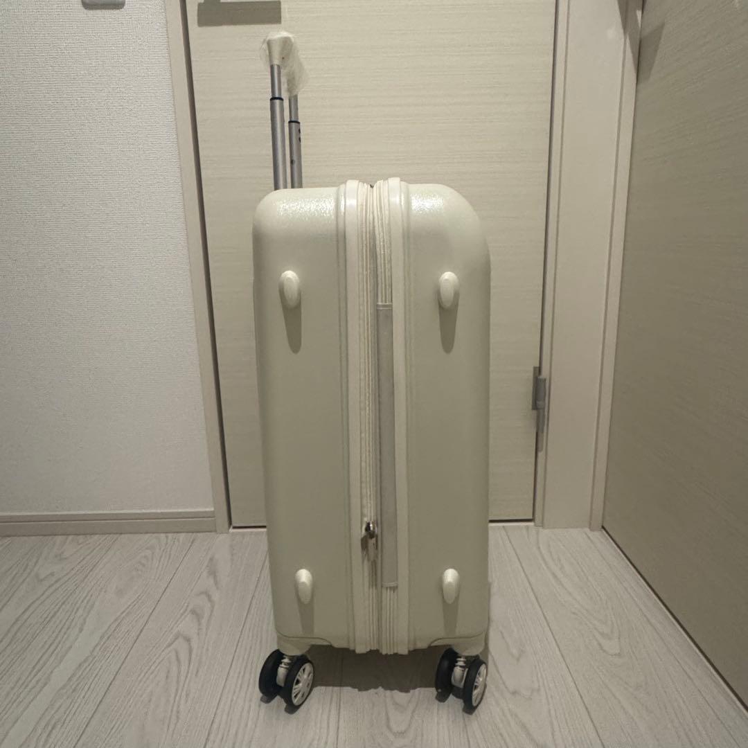 ま*ん様 HAPITAS キャリーケース 30L ミッフィー HAP2249-4