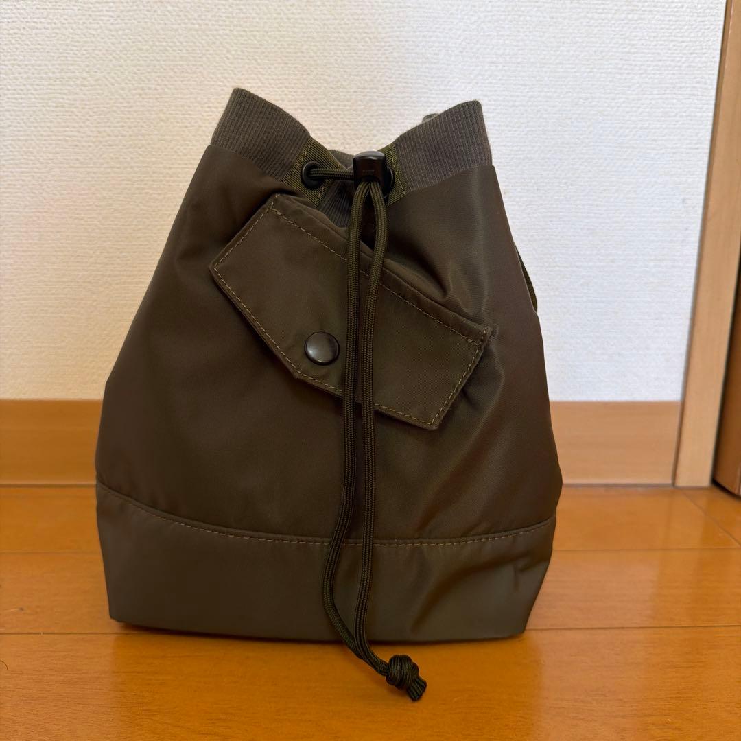 ブリーフィング　ショルダーバッグ　カーキ色　美品です