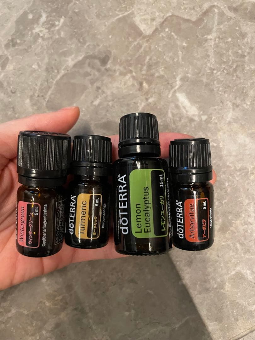 doTERRA エッセンシャルオイル 24本収納ボックス オイル付き
