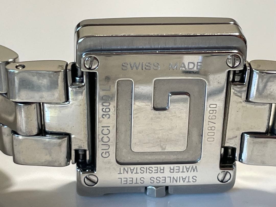 GUCCI シルバー スクエア腕時計