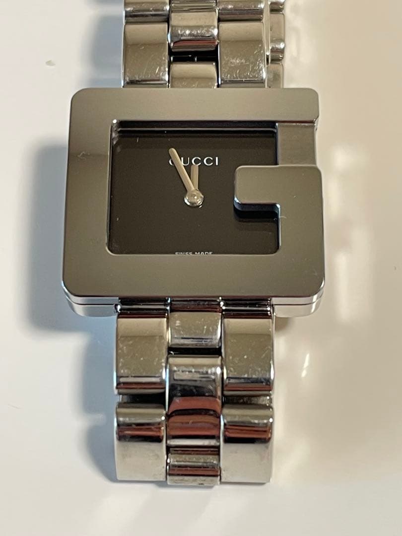 GUCCI シルバー スクエア腕時計