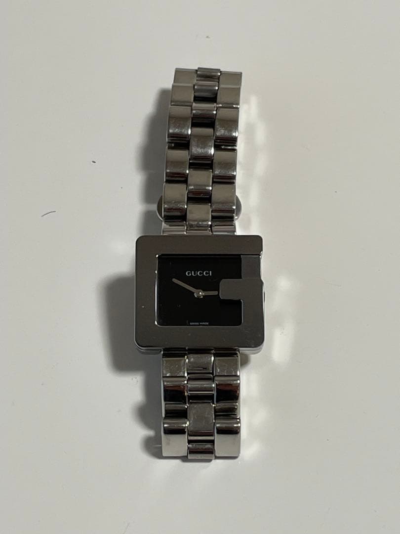 GUCCI シルバー スクエア腕時計