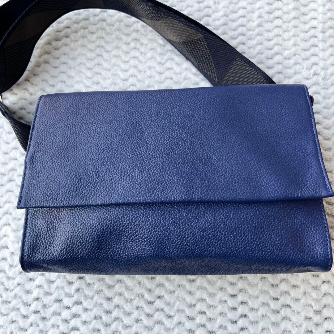 【美品】本革 470gワイドテープショルダーバッグ/イアパピヨネ ブルー