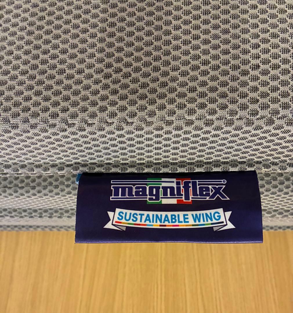 ヒロさま専用　　　Magniflex グレー 三つ折りシングルマットレス
