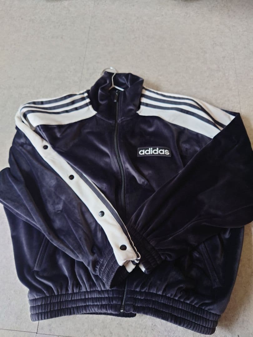 adidas W ADIBREAK VELOUR TT ブラック ジャケット